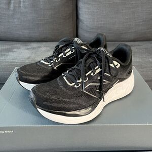 New Balance Fresh Foam 680v8 Black Running Shoes W680LK8 Women's Size 8